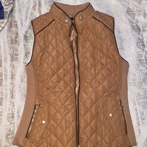 Beige vest